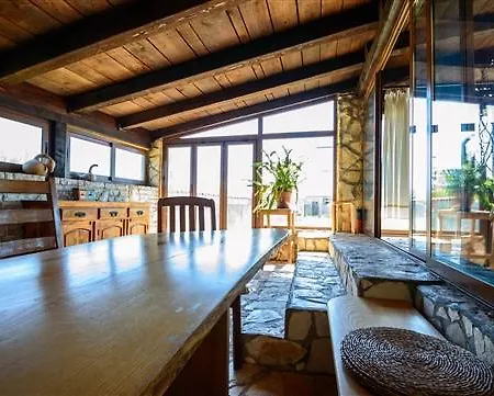 Archy Villa Loborika