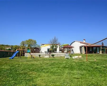 Villa Archy Loborika