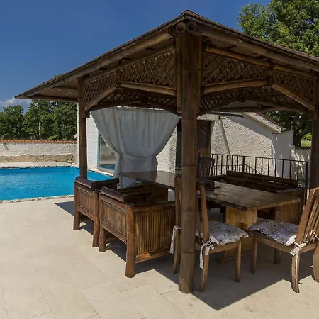 Archy Villa